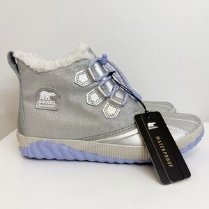 Sorel x Disney Frozen II Out and About Faux Fur Snow Boot Youth Girl Size 6 NWT